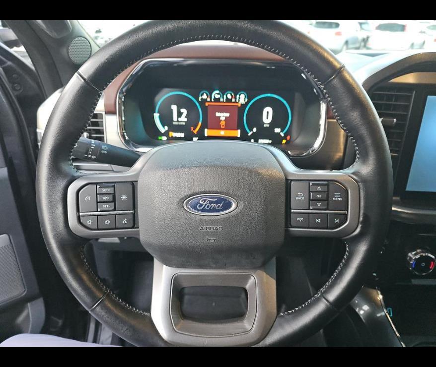 View vehicle photo 4