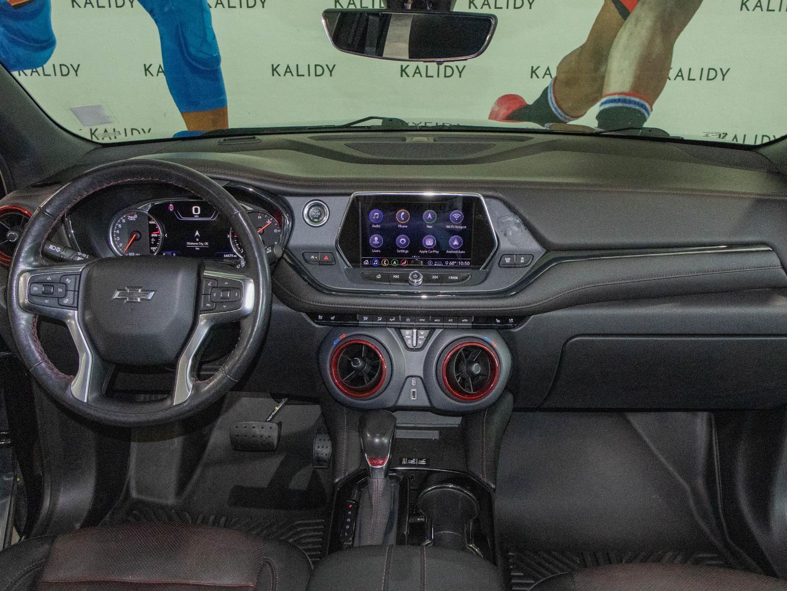 View vehicle photo 3