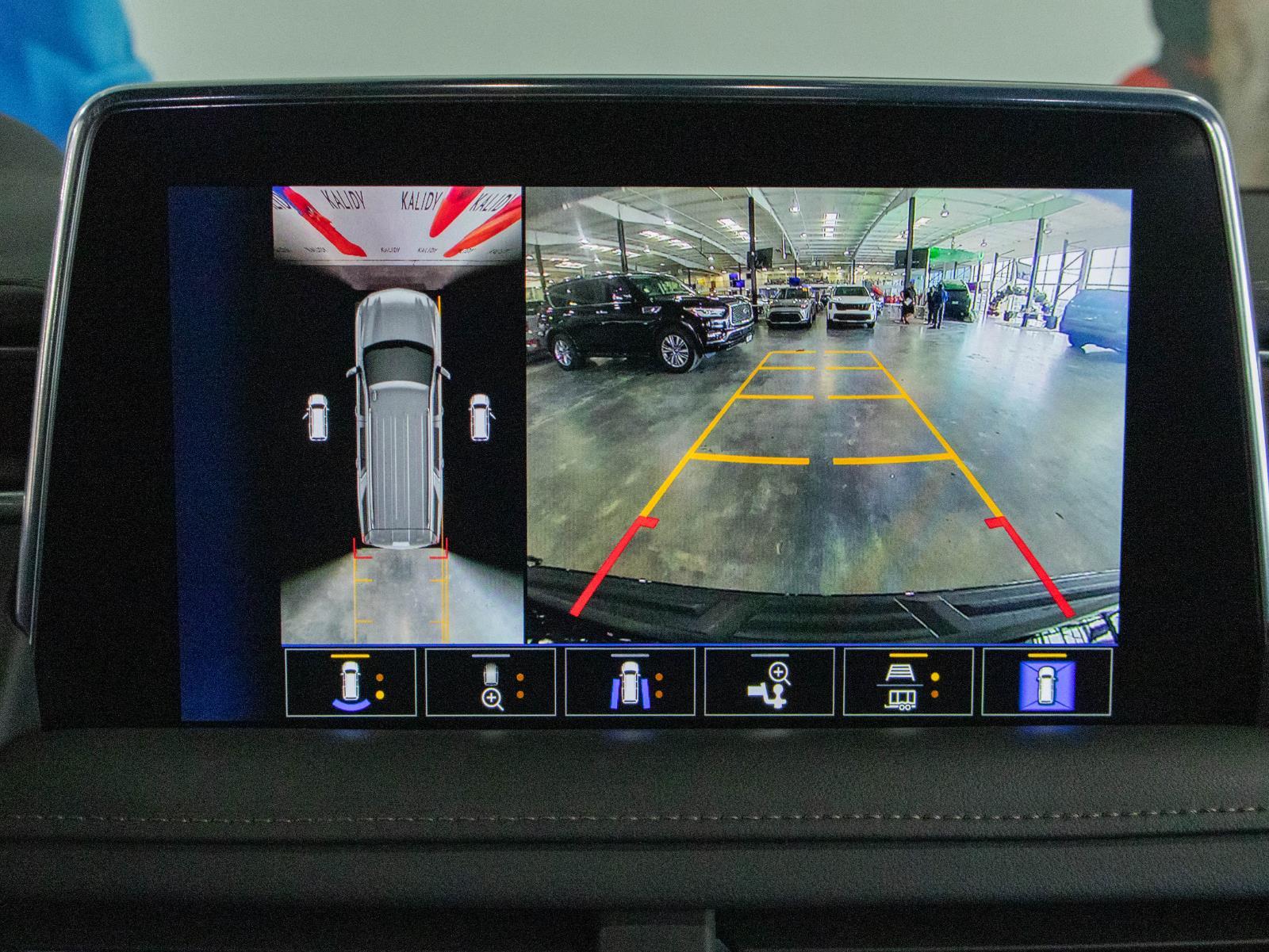 View vehicle photo 7