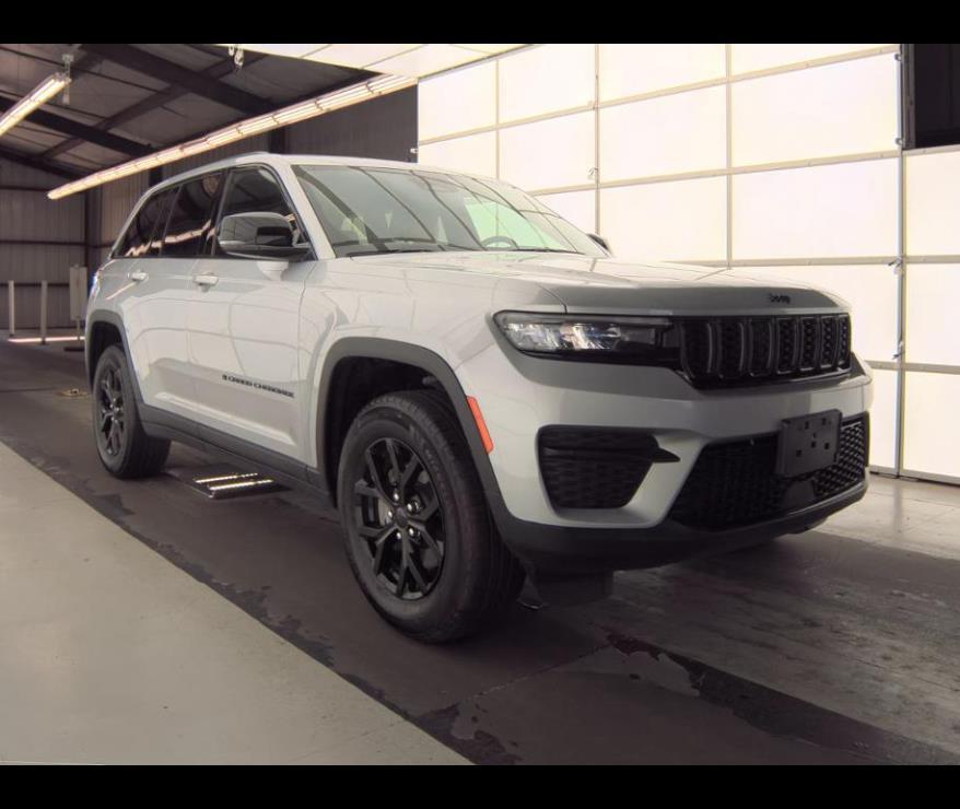 Silver Zynith 2025 Jeep Grand Cherokee Altitude 4WD SUV / Crossover Four-Wheel Drive 8-Speed Automatic