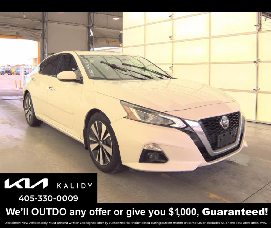 Pearl White Tricoat 2020 Nissan Altima 2.5 SV FWD Sedan Front-Wheel Drive Continuously Variable Transmission