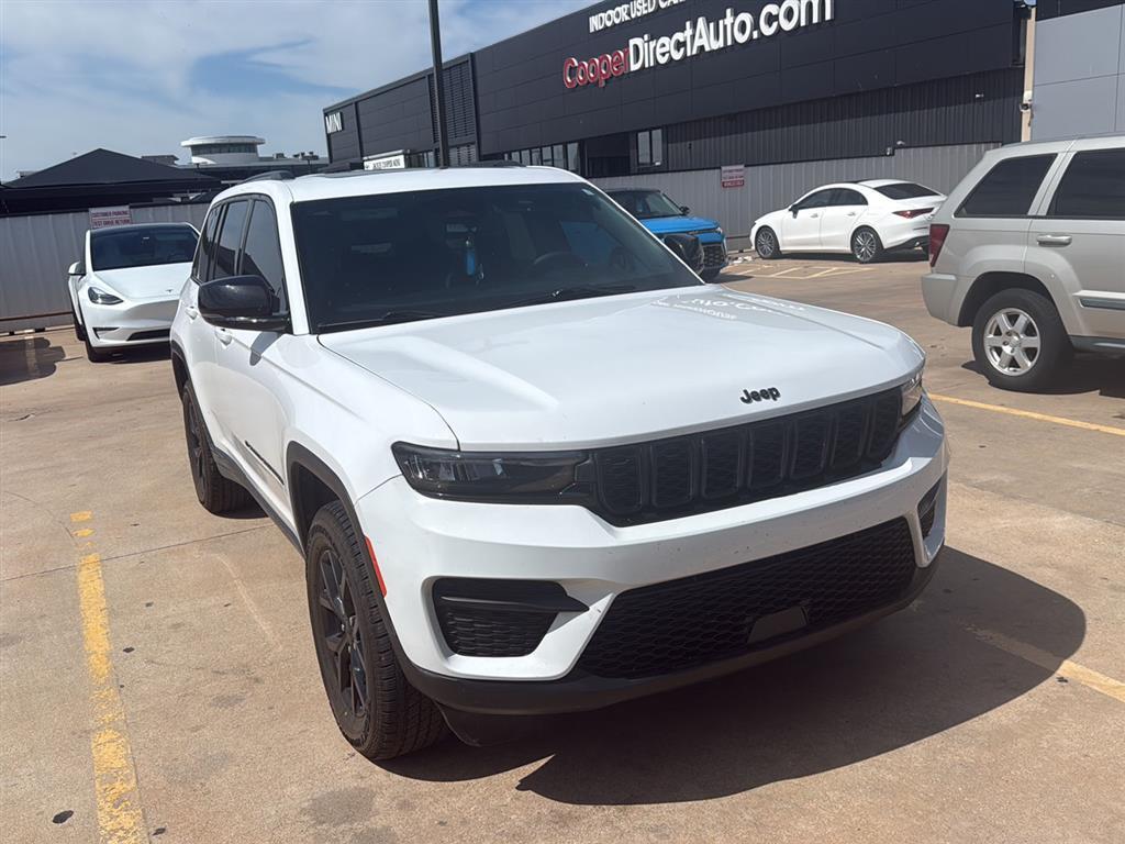 Bright White Clearcoat 2024 Jeep Grand Cherokee Altitude X 4WD SUV / Crossover Four-Wheel Drive 8-Speed Automatic