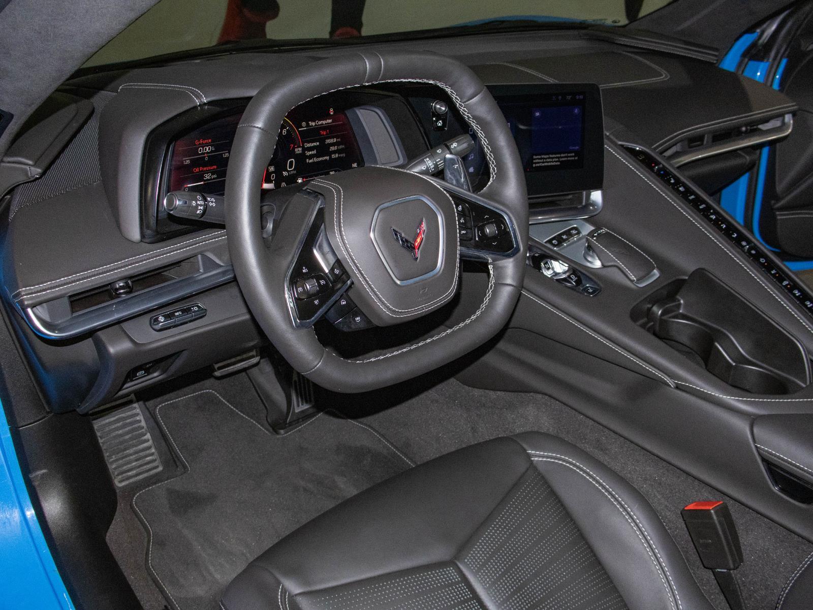 View vehicle photo 4
