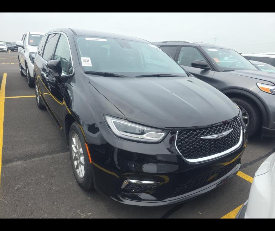 Diamond Black Crystal Pearlcoat 2024 Chrysler Pacifica Touring L FWD Minivan Front-Wheel Drive 9-Speed Automatic
