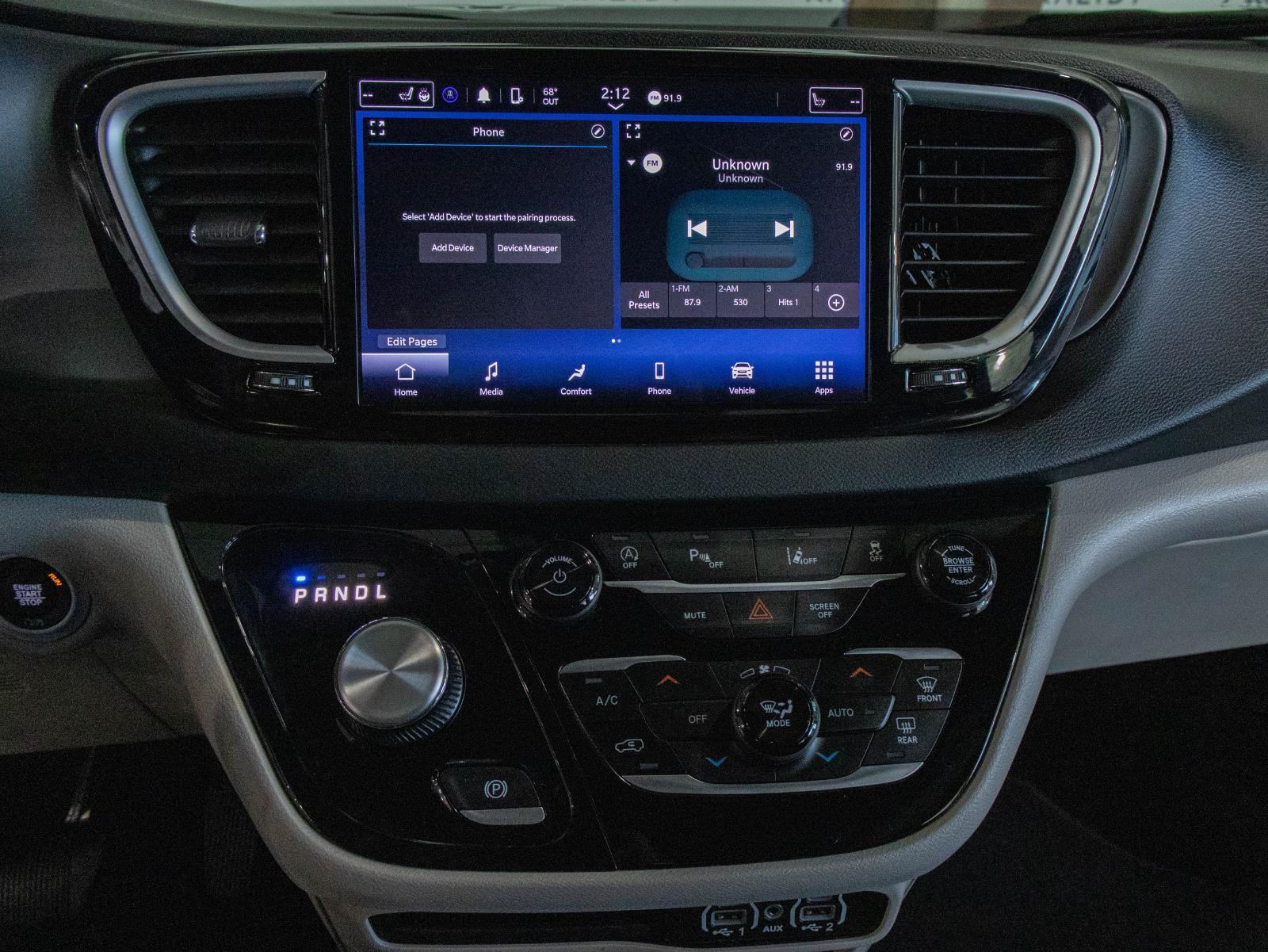 View vehicle photo 4