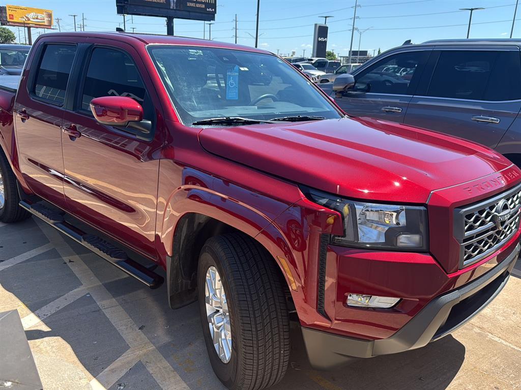 Cardinal Red Metallic Tricoat 2024 Nissan Frontier SV Crew Cab RWD Pickup Truck 4X2 Automatic