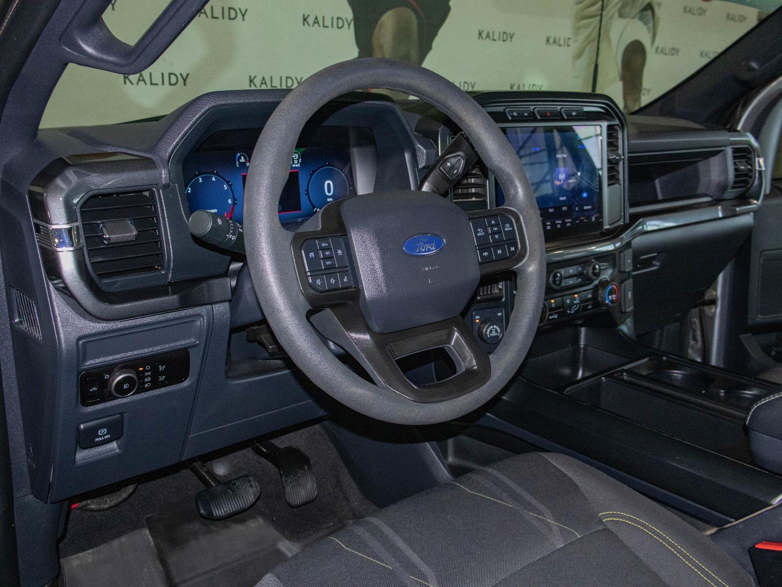 View vehicle photo 6