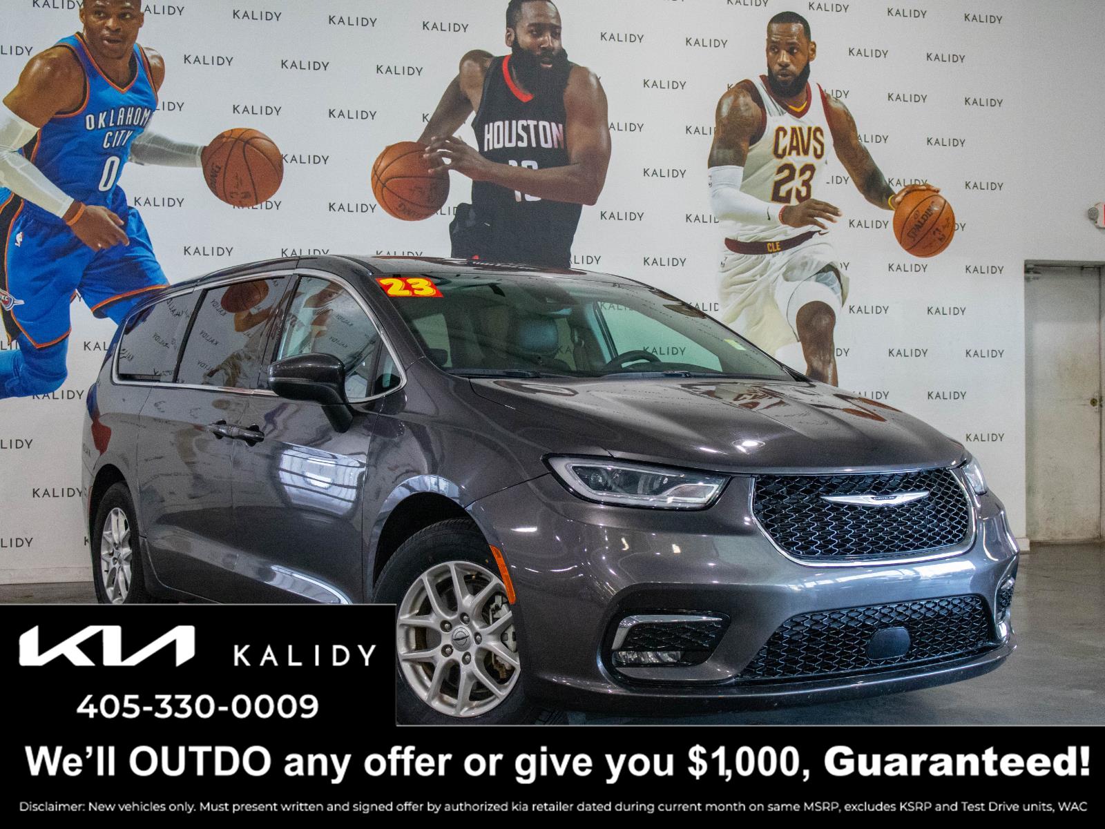 Gray (Granite Crystal Metallic Clearcoat) 2023 Chrysler Pacifica Touring L FWD Minivan Front-Wheel Drive 9-Speed Automatic