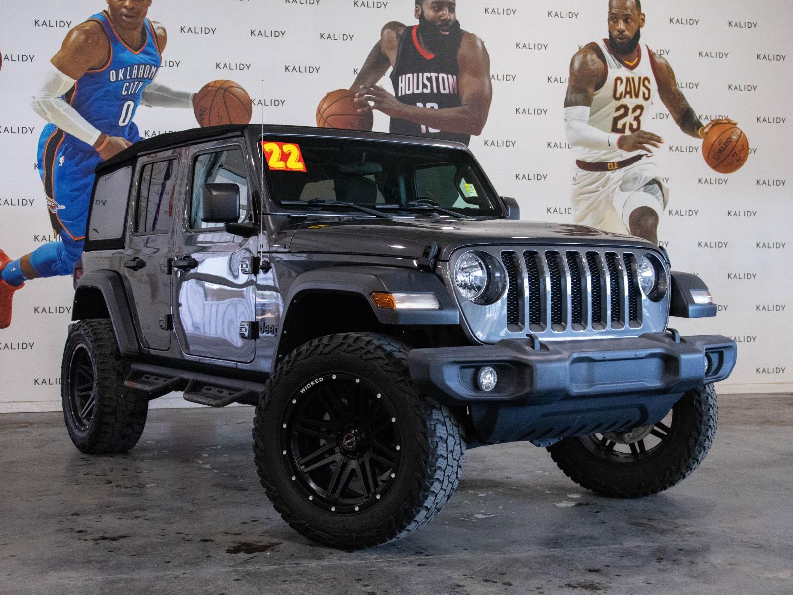 View vehicle photo 2