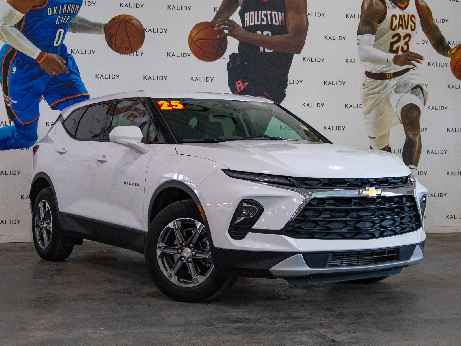 View vehicle photo 2