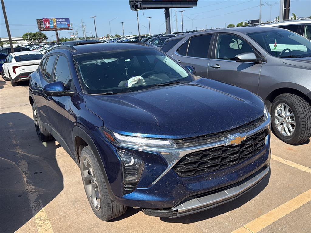 Blue Glow Metallic 2024 Chevrolet Trax LT FWD SUV / Crossover Front-Wheel Drive 6-Speed Automatic