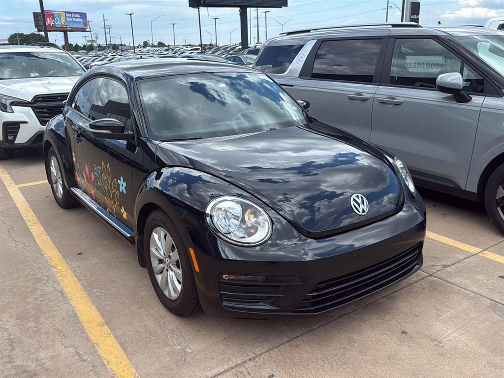 Deep Black Pearl 2019 Volkswagen Beetle 2.0T S Hatchback FWD Hatchback Front-Wheel Drive Automatic