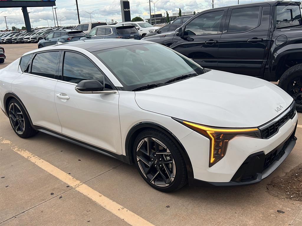 Snow White Pearl 2025 Kia K4 GT-Line FWD Sedan Front-Wheel Drive Continuously Variable Transmission
