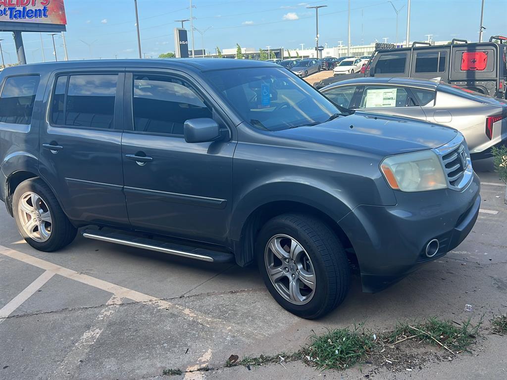Gray 2013 Honda Pilot SUV / Crossover Front-Wheel Drive 