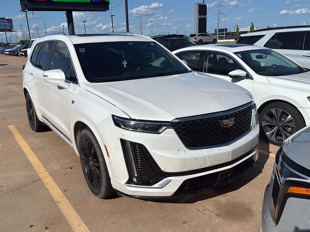 White 2020 Cadillac XT6 Premium Luxury FWD SUV / Crossover Front-Wheel Drive
