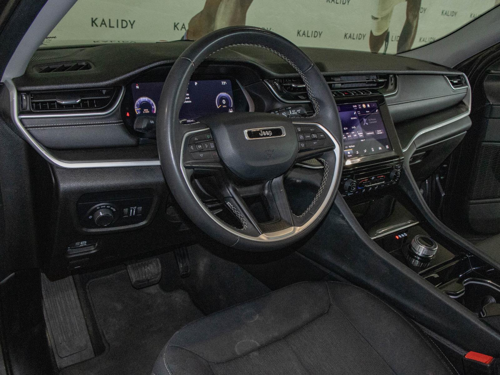View vehicle photo 5