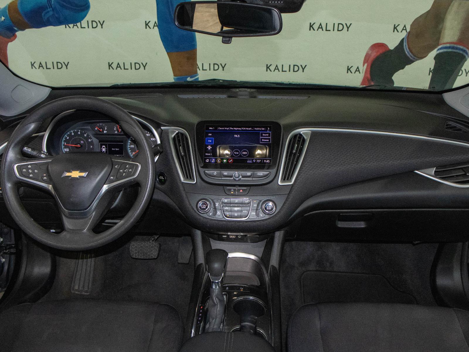 View vehicle photo 3
