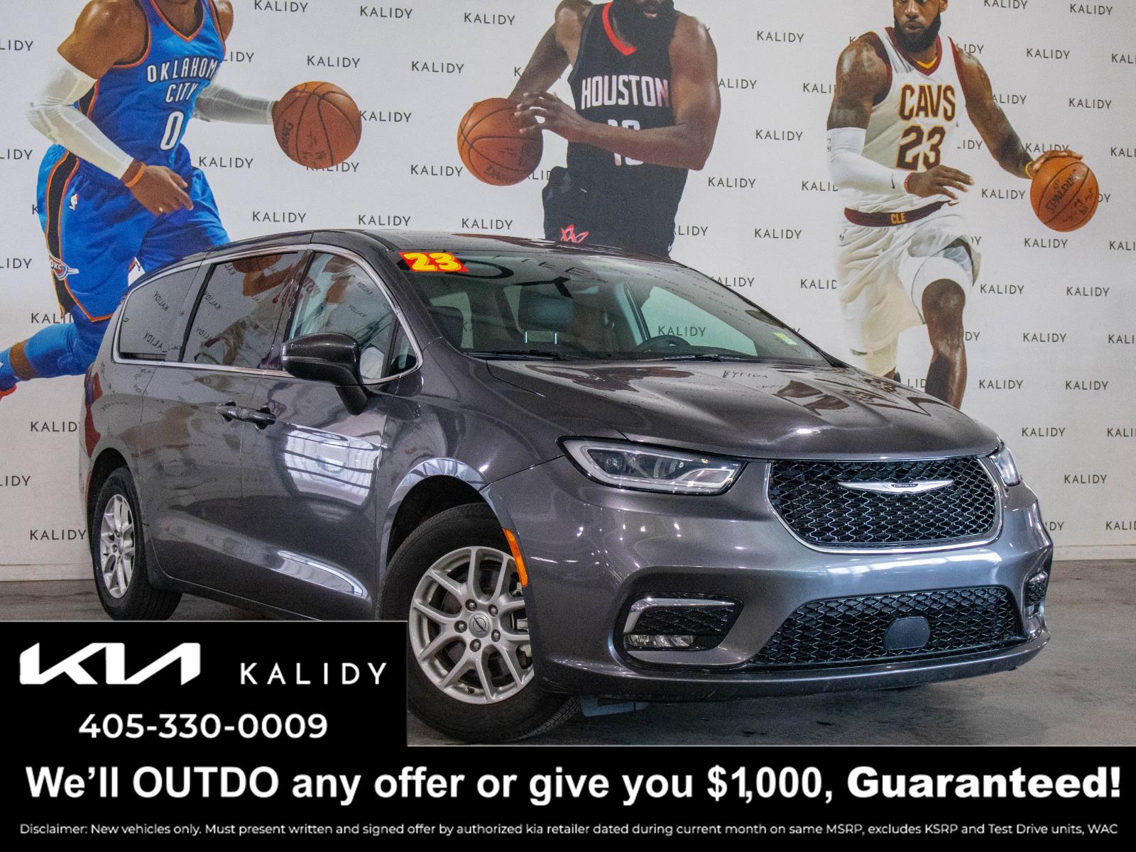 Gray (Granite Crystal Metallic Clearcoat) 2023 Chrysler Pacifica Minivan Front-Wheel Drive 9-Speed Automatic