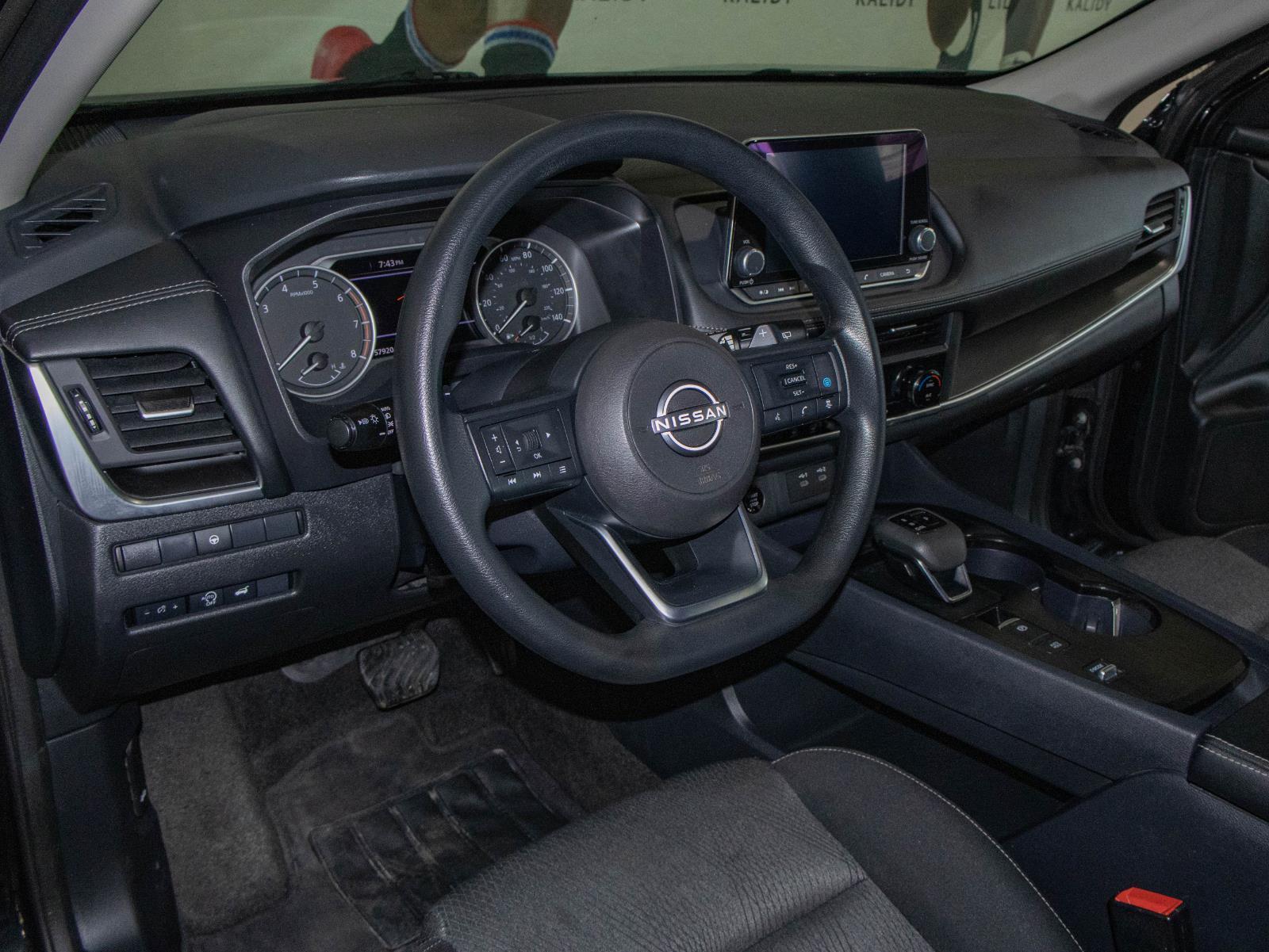 View vehicle photo 5