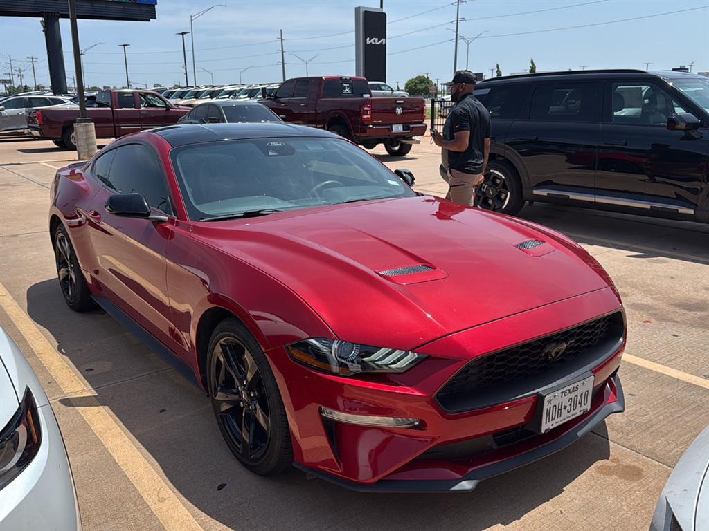 Rapid Red Metallic Tinted Clearcoat 2022 Ford Mustang Coupe Rear-Wheel Drive 6-Speed Manual