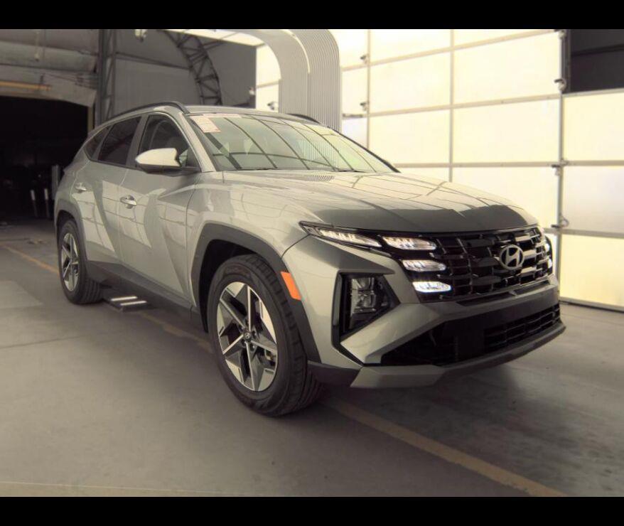 Shimmering Silver 2025 Hyundai Tucson SUV / Crossover Front-Wheel Drive Automatic