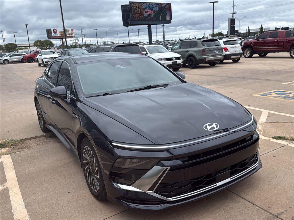 Onyx Black 2024 Hyundai Sonata Hybrid Sedan Front-Wheel Drive Automatic