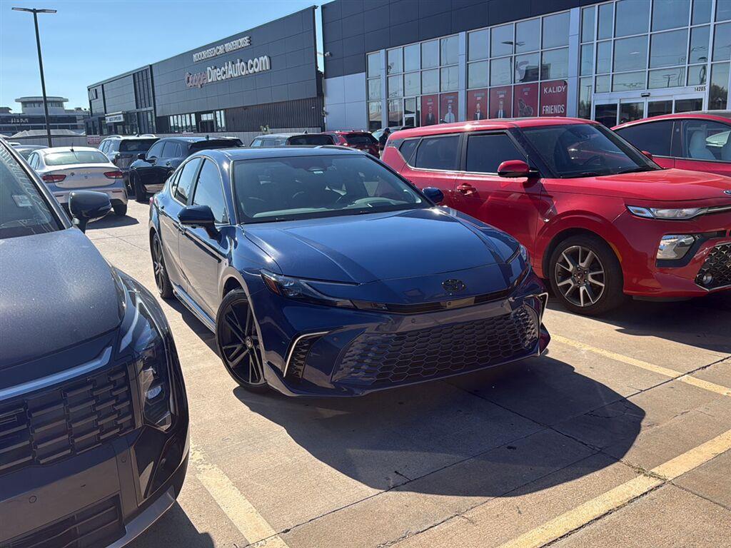 Reservoir Blue 2026 Toyota Camry Sedan Front-Wheel Drive Continuously Variable Transmission