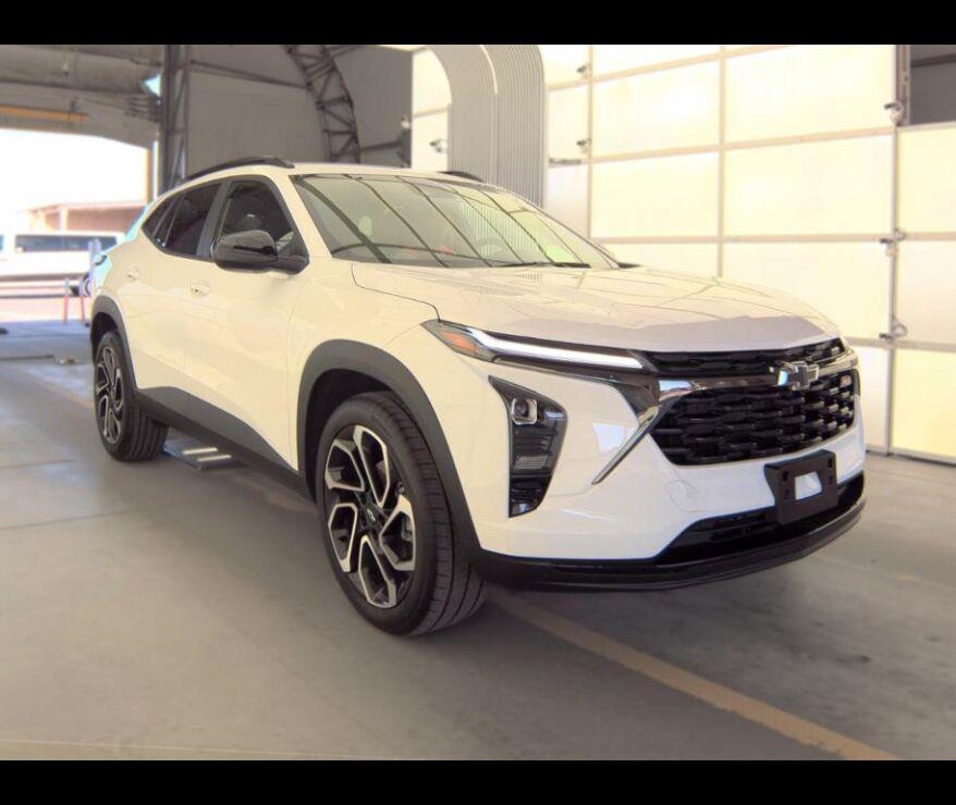 Summit White 2025 Chevrolet Trax SUV / Crossover Front-Wheel Drive 6-Speed Automatic