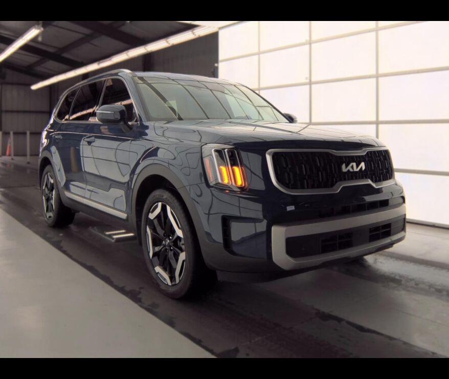 Midnight Lake Blue 2024 Kia Telluride SUV / Crossover Front-Wheel Drive Automatic