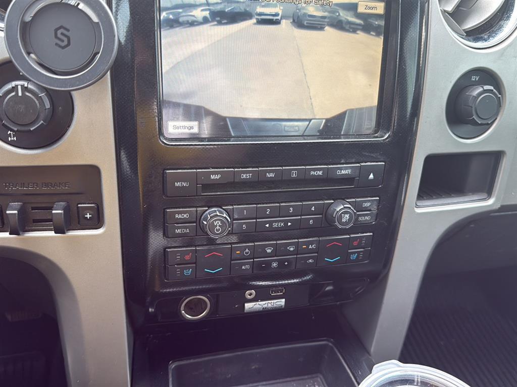 View vehicle photo 7