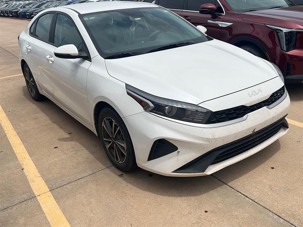 2023 Kia Forte LXS FWD   