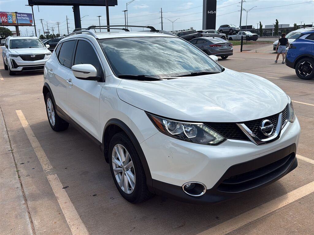 Pearl White 2017 Nissan Rogue Sport SUV / Crossover Front-Wheel Drive Continuously Variable Transmission