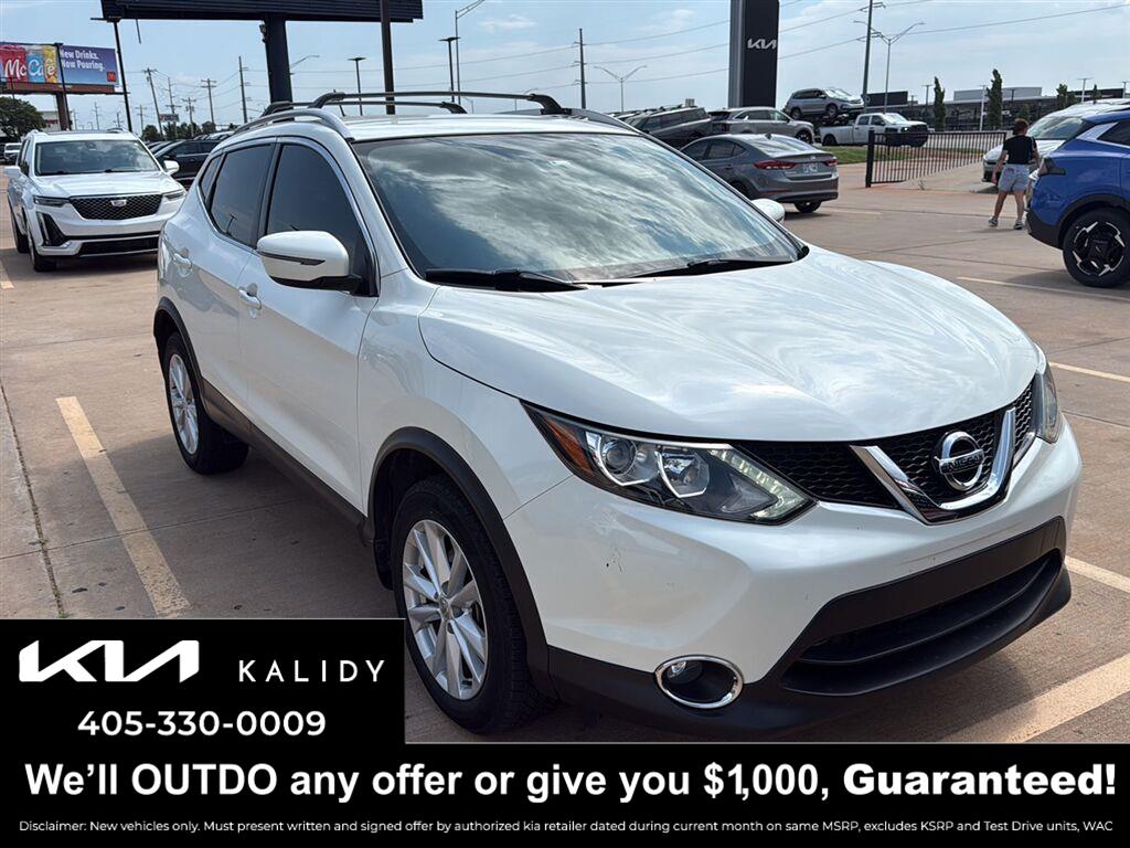 Pearl White 2017 Nissan Rogue Sport SUV / Crossover Front-Wheel Drive Continuously Variable Transmission