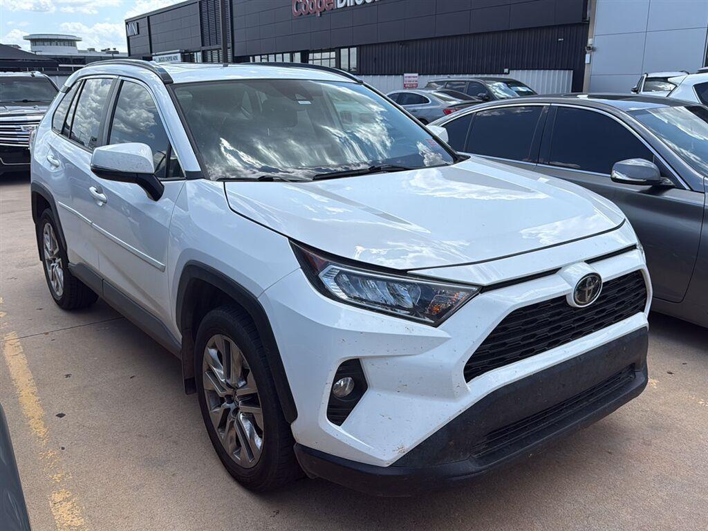 Super White 2019 Toyota RAV4 SUV / Crossover Front-Wheel Drive Automatic