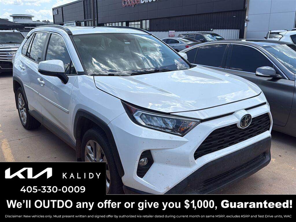 Super White 2019 Toyota RAV4 SUV / Crossover Front-Wheel Drive Automatic