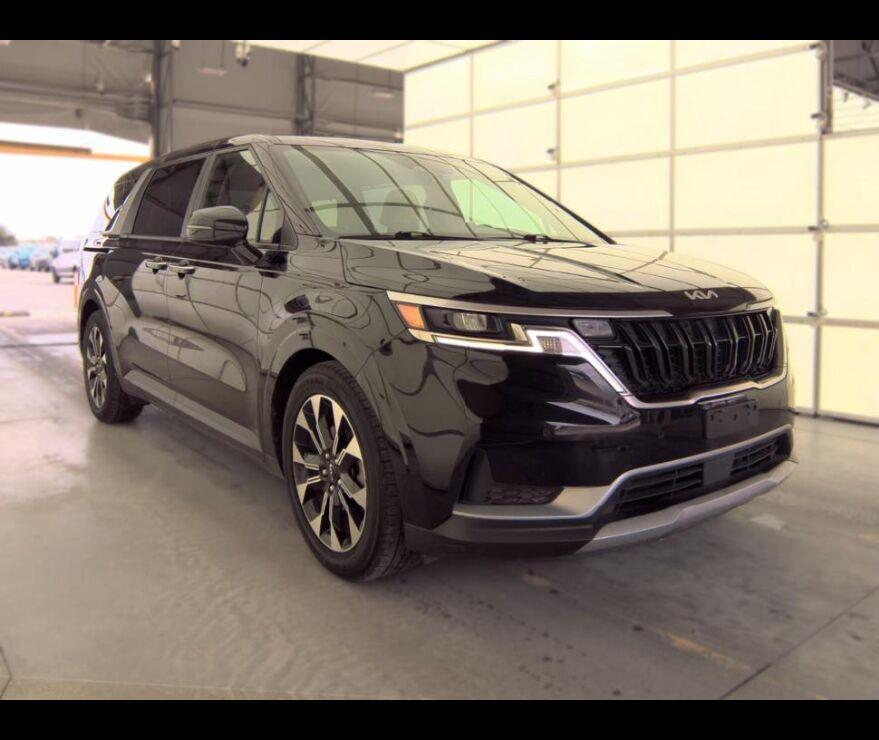  2023 Kia Carnival EX FWD   