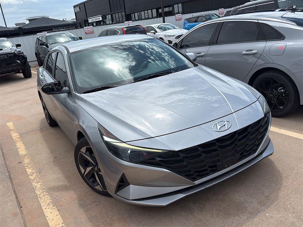 Shimmering Silver Pearl 2023 Hyundai Elantra Sedan Front-Wheel Drive Continuously Variable Transmission