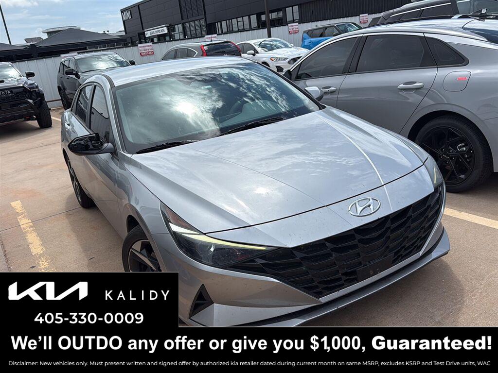 Shimmering Silver Pearl 2023 Hyundai Elantra Sedan Front-Wheel Drive Continuously Variable Transmission