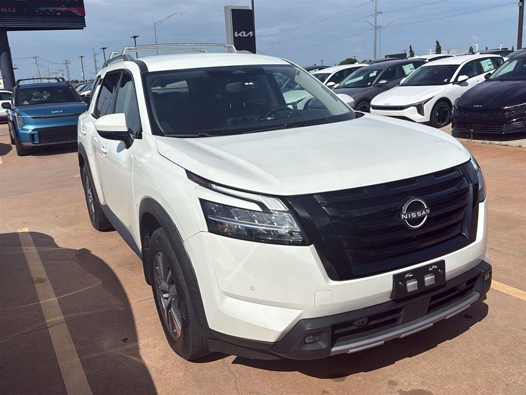 Pearl White Tricoat 2022 Nissan Pathfinder SUV / Crossover All-Wheel Drive Automatic
