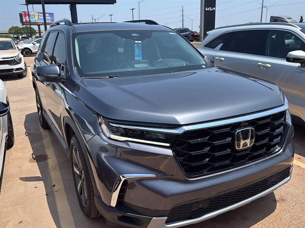 Gray (Modern Steel Metallic) 2025 Honda Pilot SUV / Crossover All-Wheel Drive Automatic