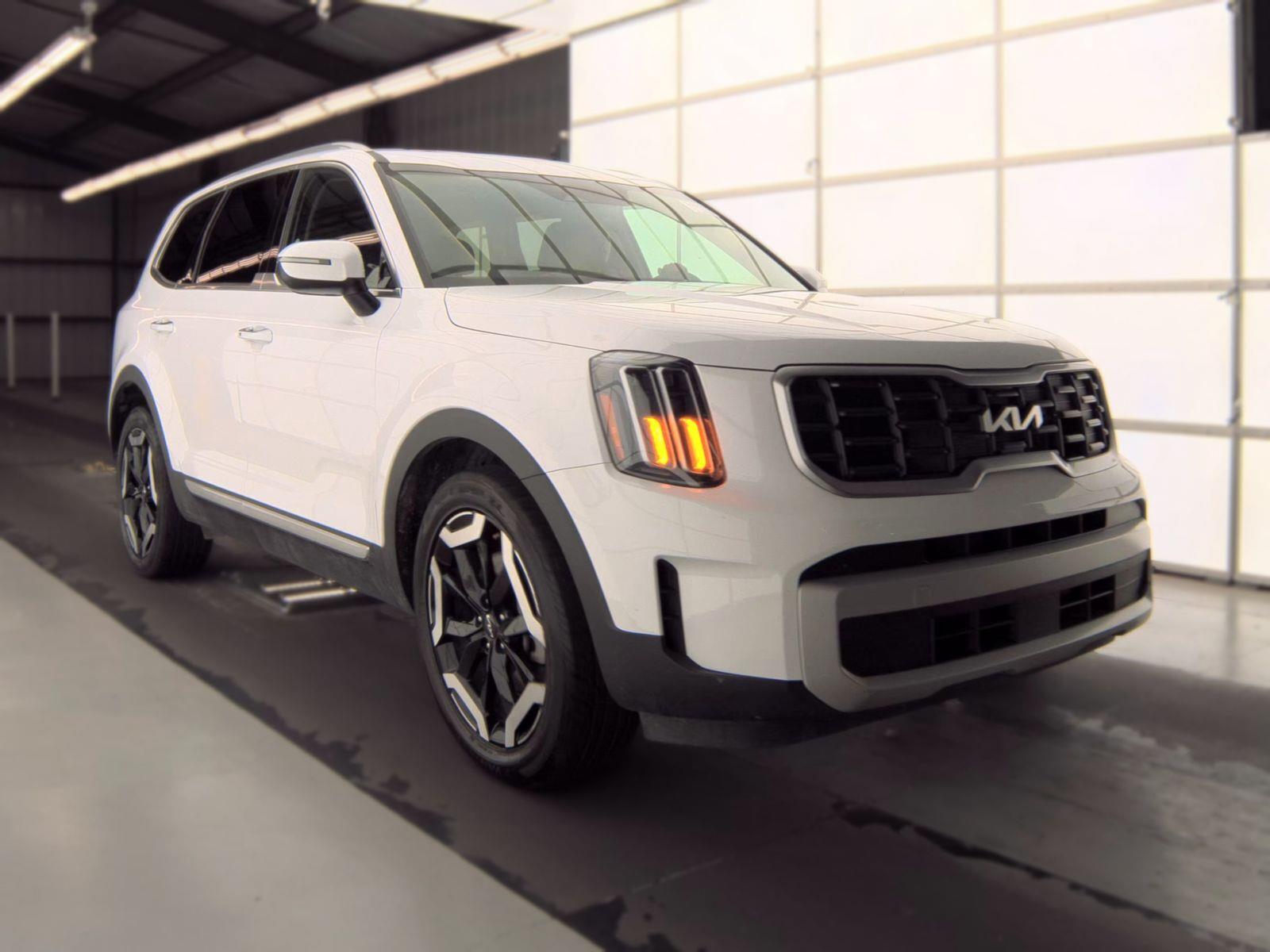 Glacial White Pearl 2025 Kia Telluride SUV / Crossover All-Wheel Drive Automatic