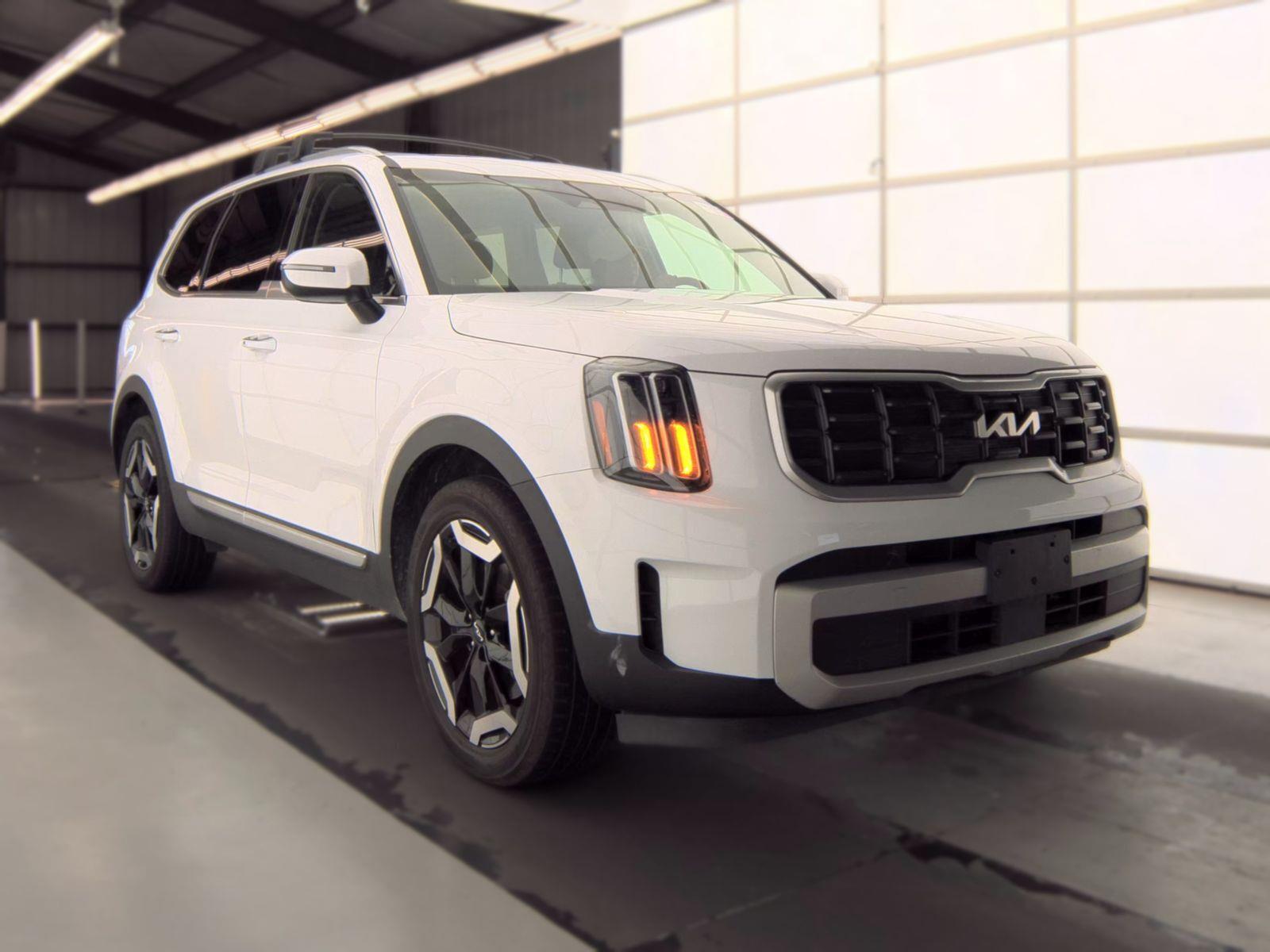 Glacial White Pearl 2025 Kia Telluride SUV / Crossover All-Wheel Drive Automatic