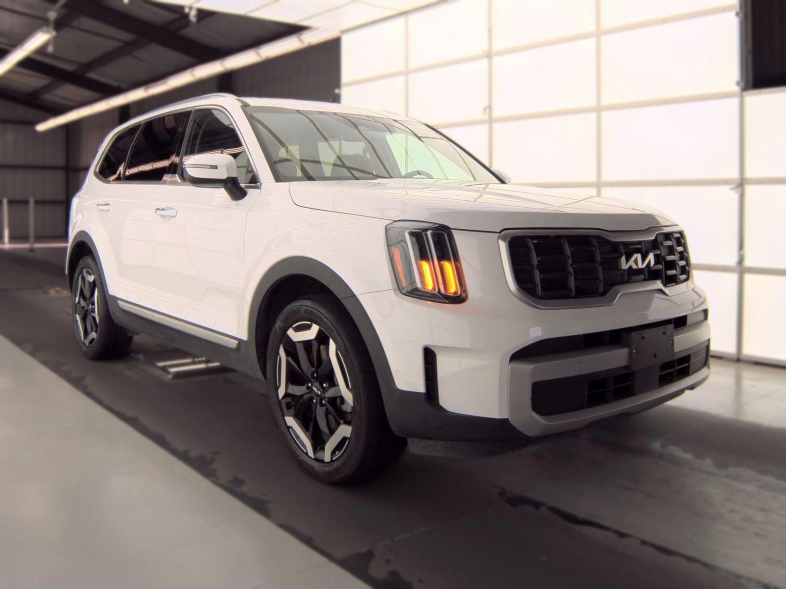 Glacial White Pearl 2025 Kia Telluride SUV / Crossover Front-Wheel Drive Automatic