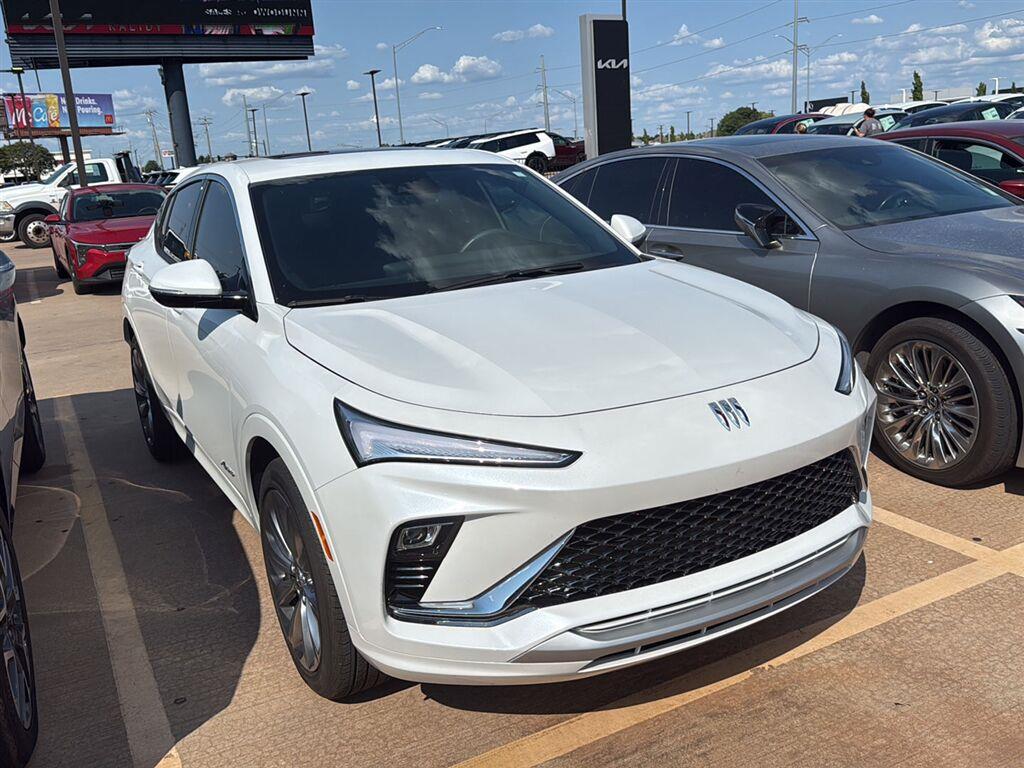 White Frost Tricoat 2025 Buick Envista SUV / Crossover Front-Wheel Drive 6-Speed Automatic