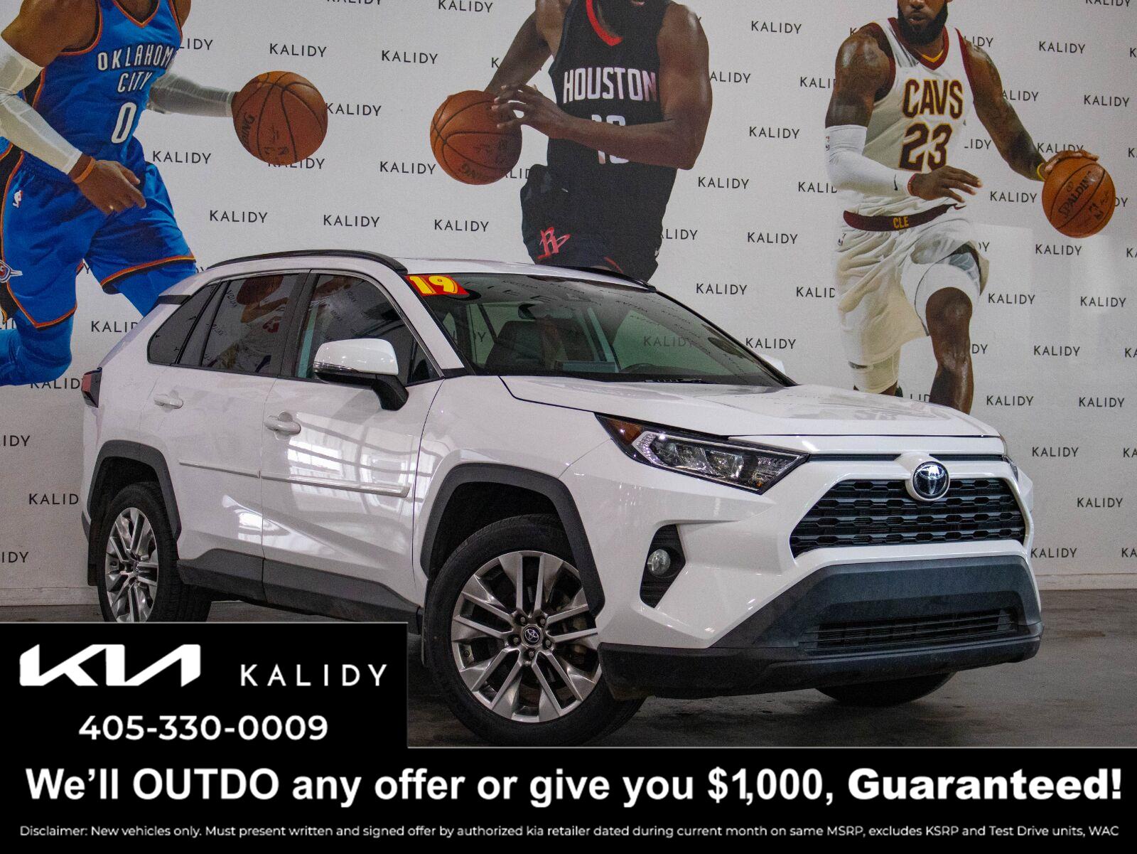 Super White 2019 Toyota RAV4 SUV / Crossover Front-Wheel Drive Automatic