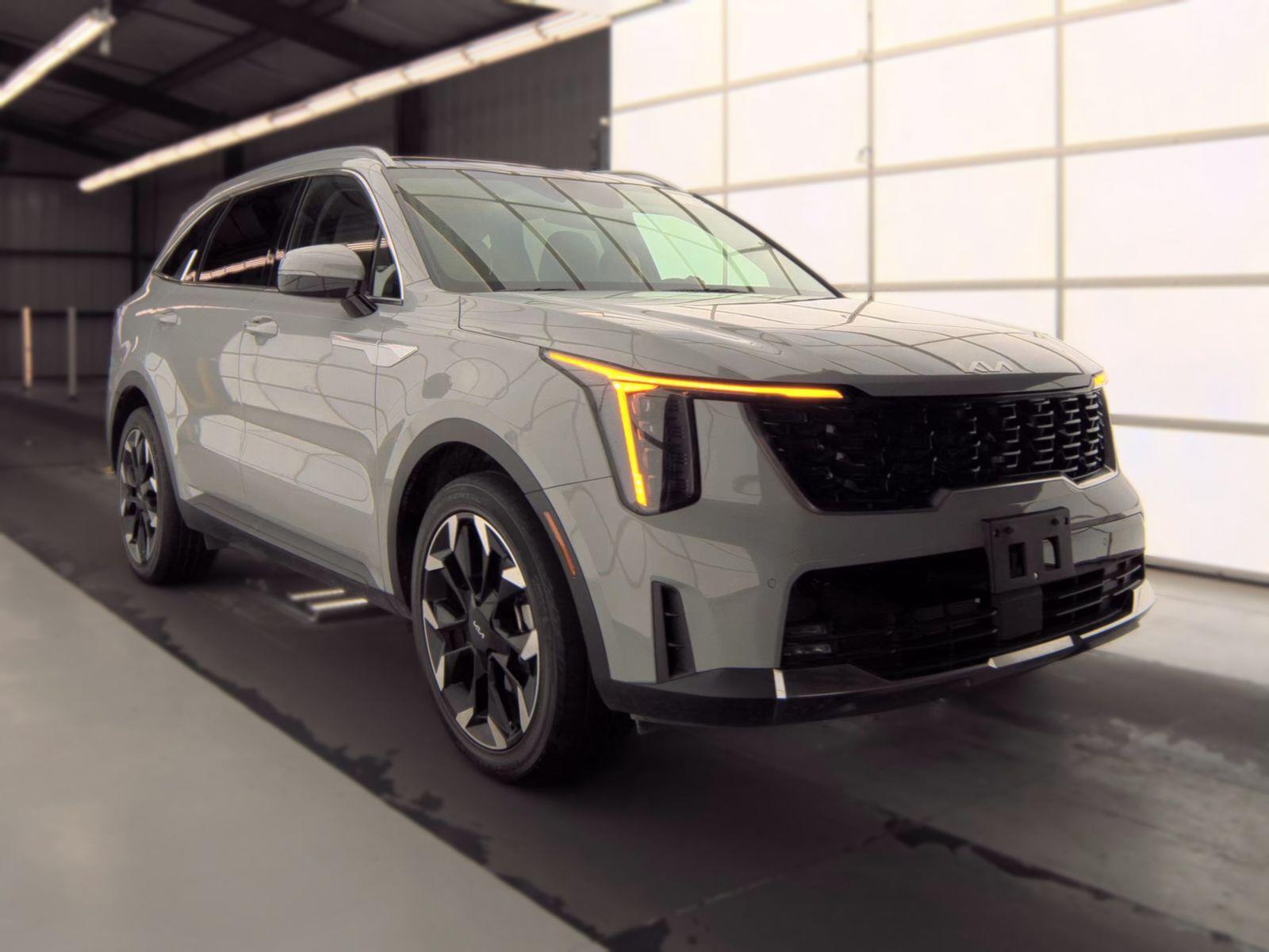 Wolf Gray 2024 Kia Sorento SUV / Crossover Front-Wheel Drive Automatic