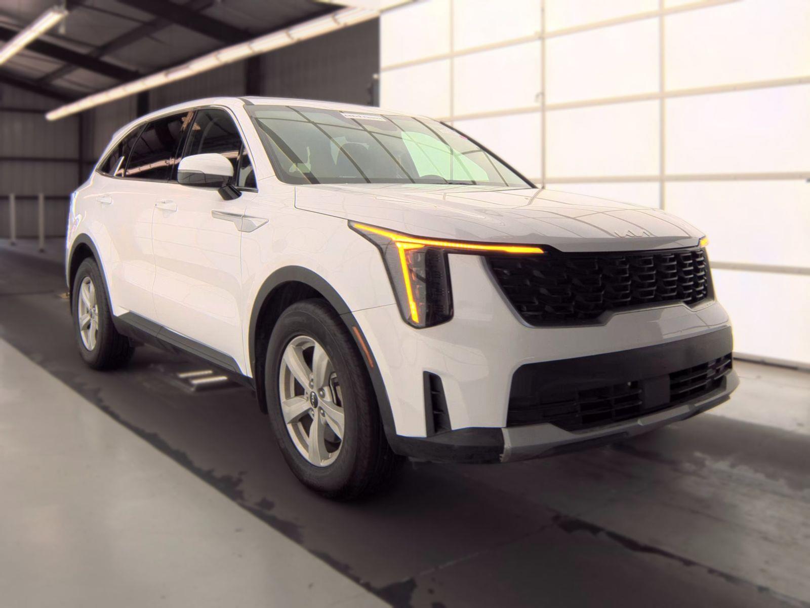 Glacial White Pearl 2025 Kia Sorento SUV / Crossover Front-Wheel Drive Automatic