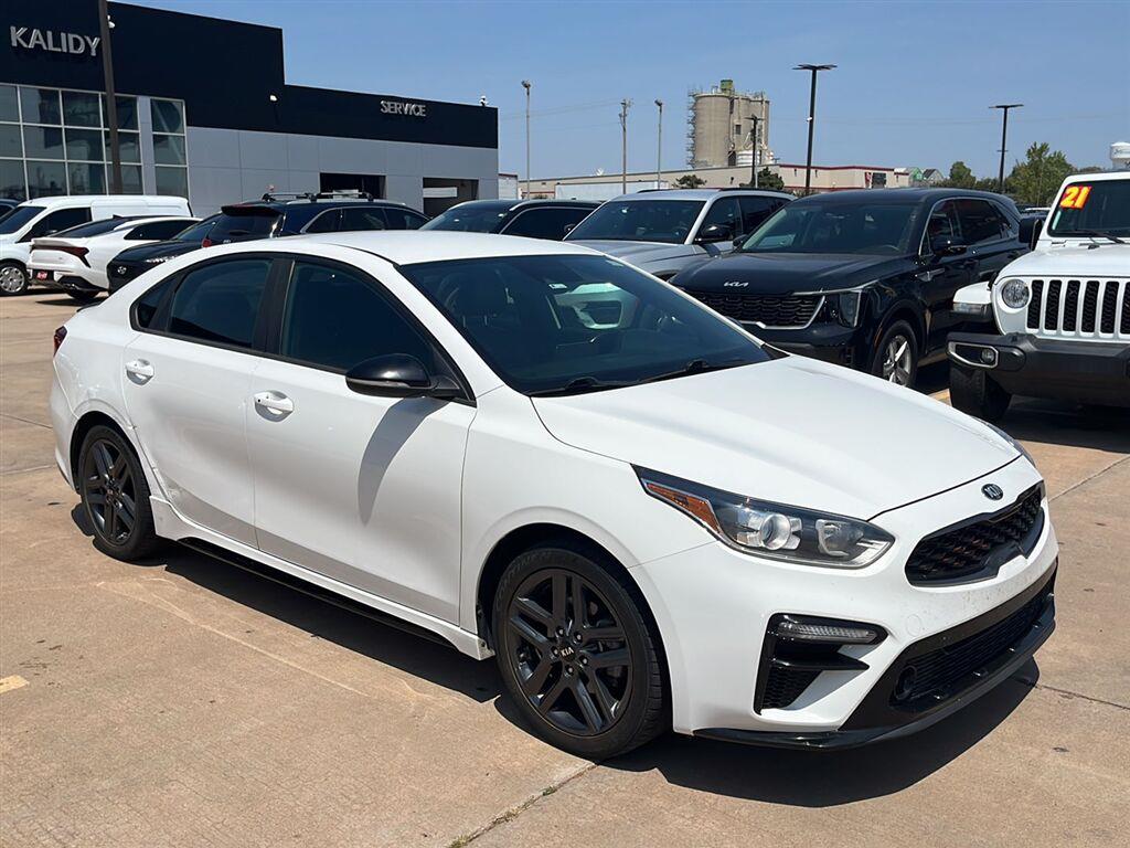 Clear White 2020 Kia Forte Sedan Front-Wheel Drive Continuously Variable Transmission