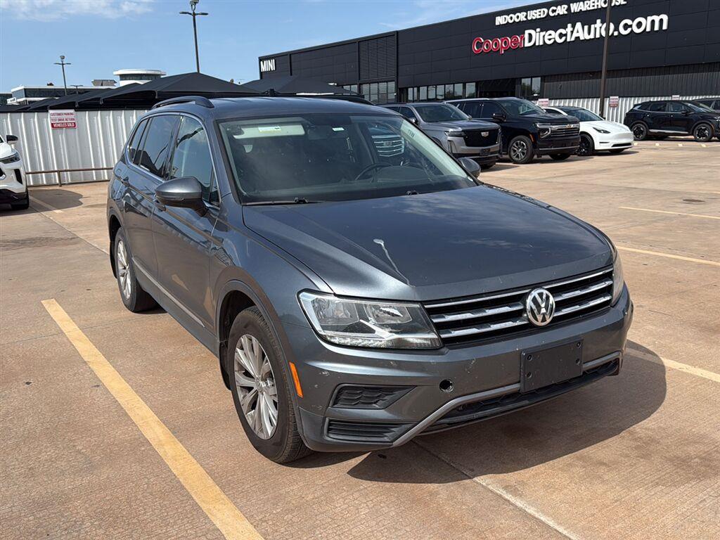 Platinum Gray Metallic 2018 Volkswagen Tiguan SUV / Crossover All-Wheel Drive Automatic