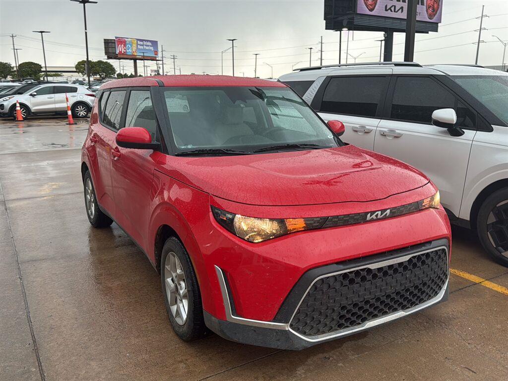 Inferno Red 2024 Kia Soul SUV / Crossover Front-Wheel Drive Continuously Variable Transmission